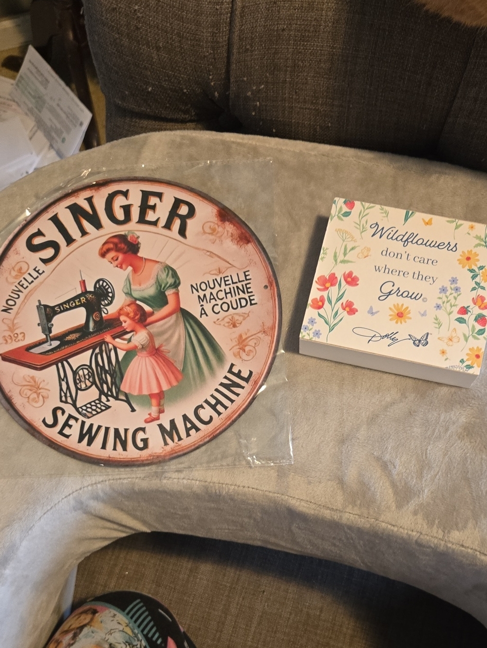 Singer Sewing Machine Round Metal Sign And Dolly Parton Wood Desk Decor